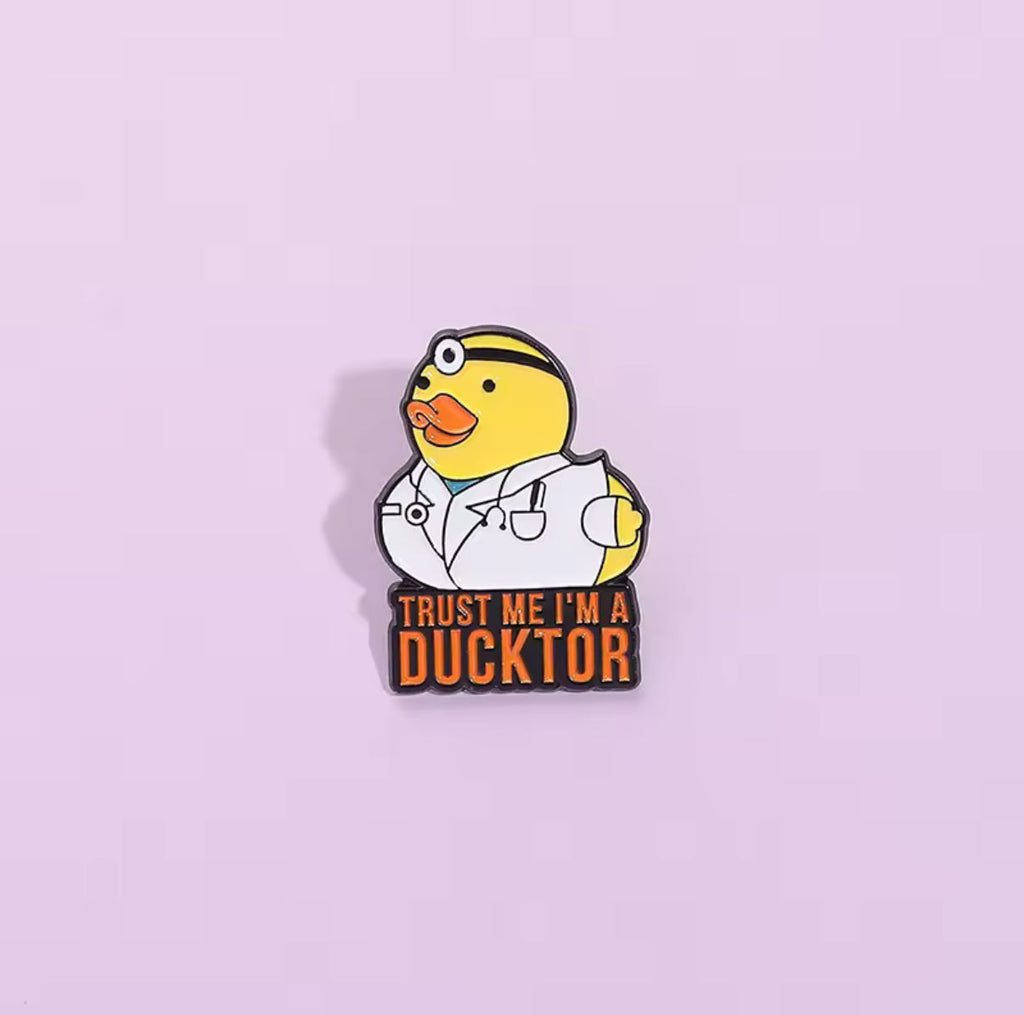 Pin's Canard Jaune "Trust Me I'm Ducktor"