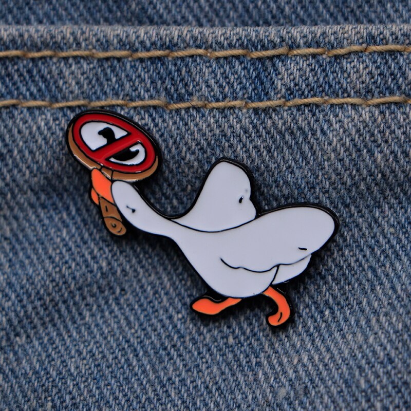 pins-canard-blanc-avec-panneau-cdb