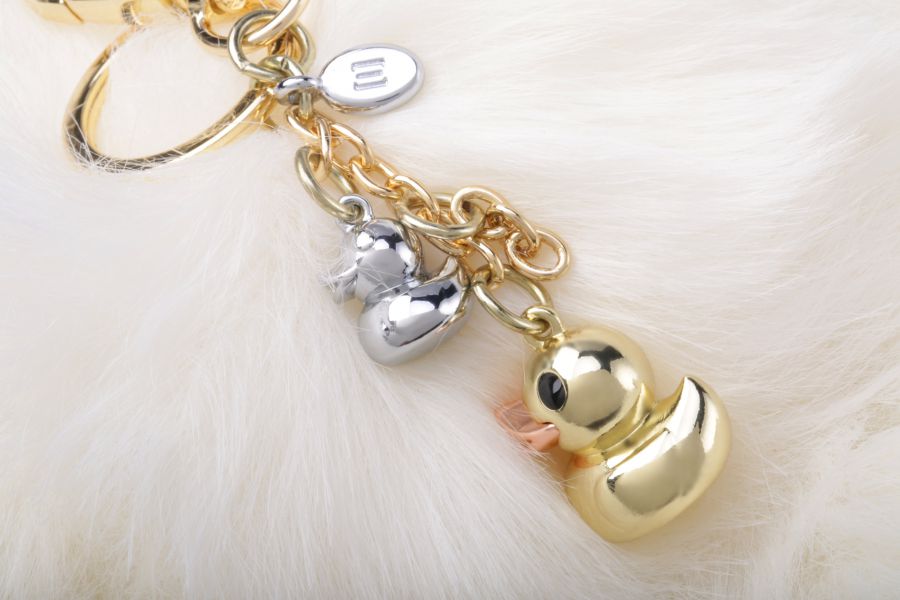 Чанта с помпон Golden Duck Jewel