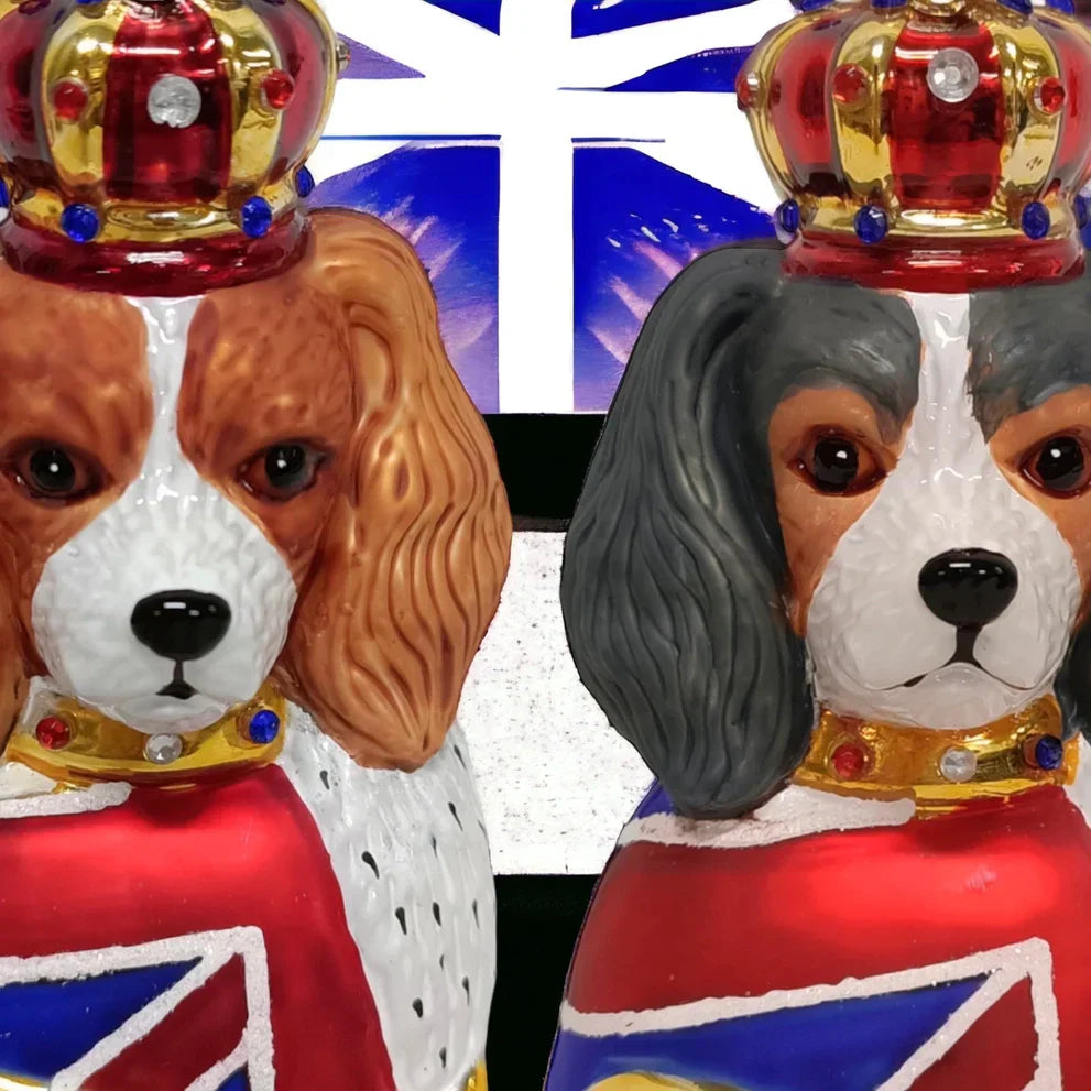 Boule de Noël Cavalier King Charles « God Save the King »